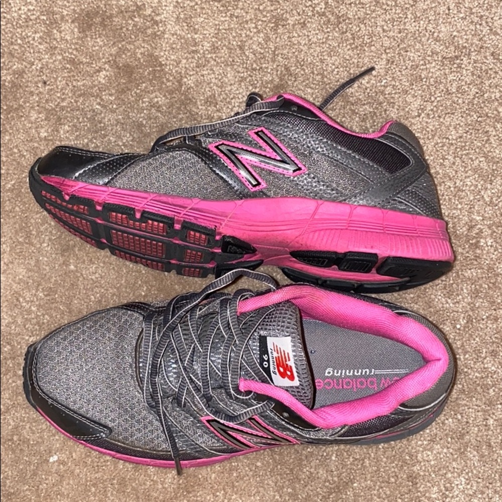 New Balance - Gray & Pink